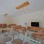 Albina Villa