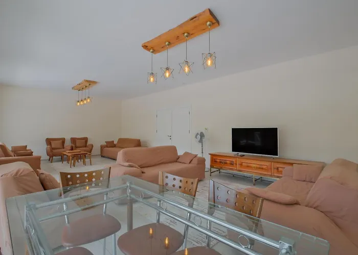 Albina Villa